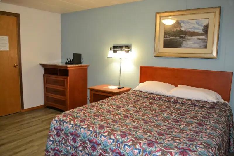 motel near Empress Gas Plants